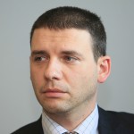 2.5 млн. българи работят в чужбина, 2.2 млн. в страната си